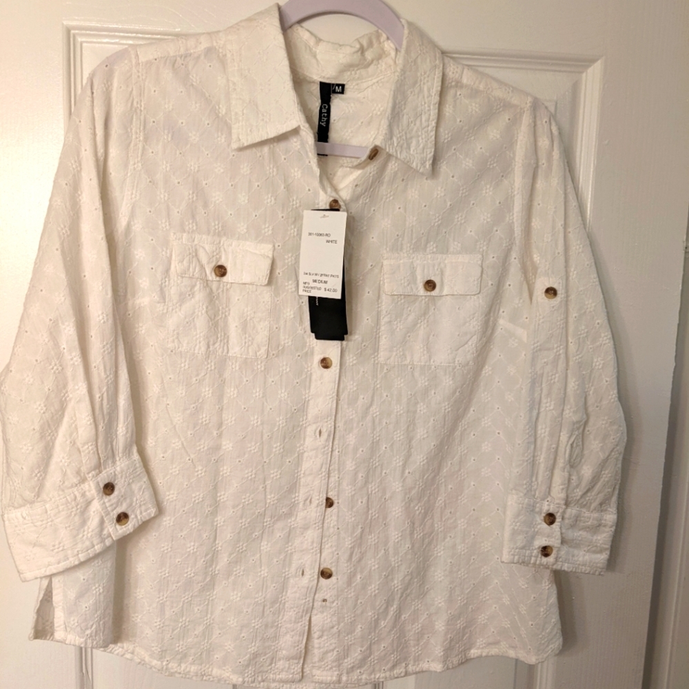 Embroidery detail white shirt with buttons